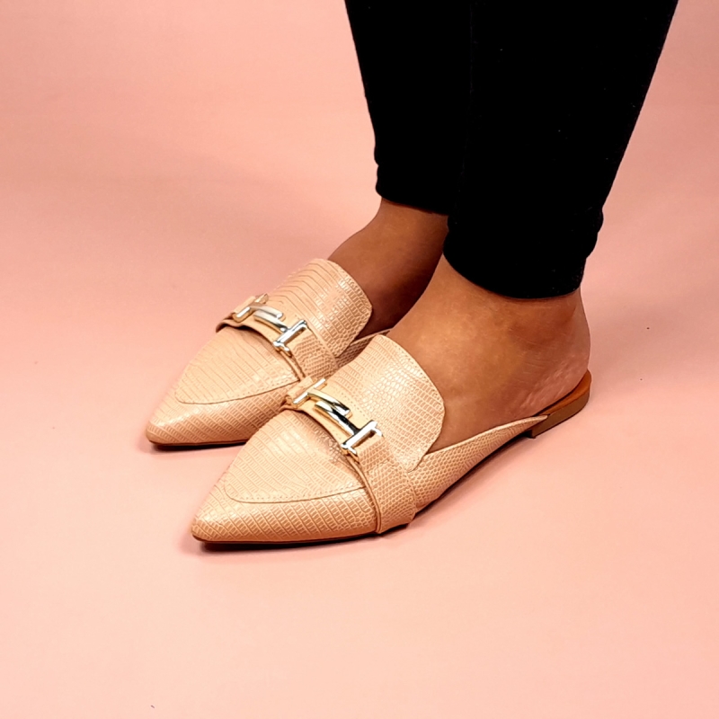 Mule Feminino Cobra Nude Fivela Ouro Bico Fino Ceci Cal Ados