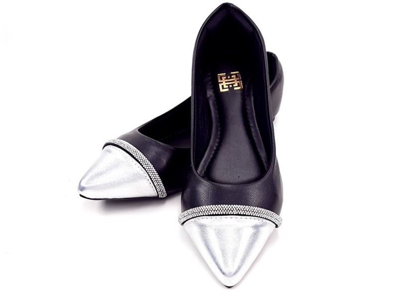 Sapatilhas Sapatilha Feminina CS Prata CS Preto Infinity Strass Bico Fino