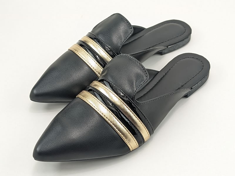 Sapatilhas Mule Preto Detalhe Ouro