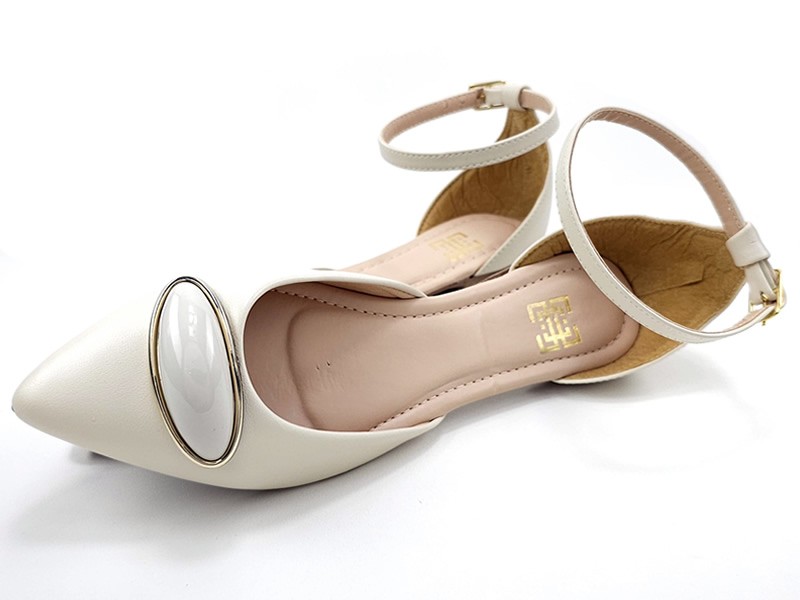 Sapatilhas Salomé Feminina Cs Creme Enfeite Amêndoa