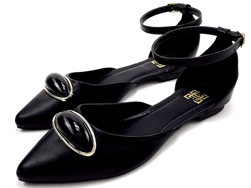 Sapatilhas Salomé Feminina Cs Preta Enfeite Amêndoa