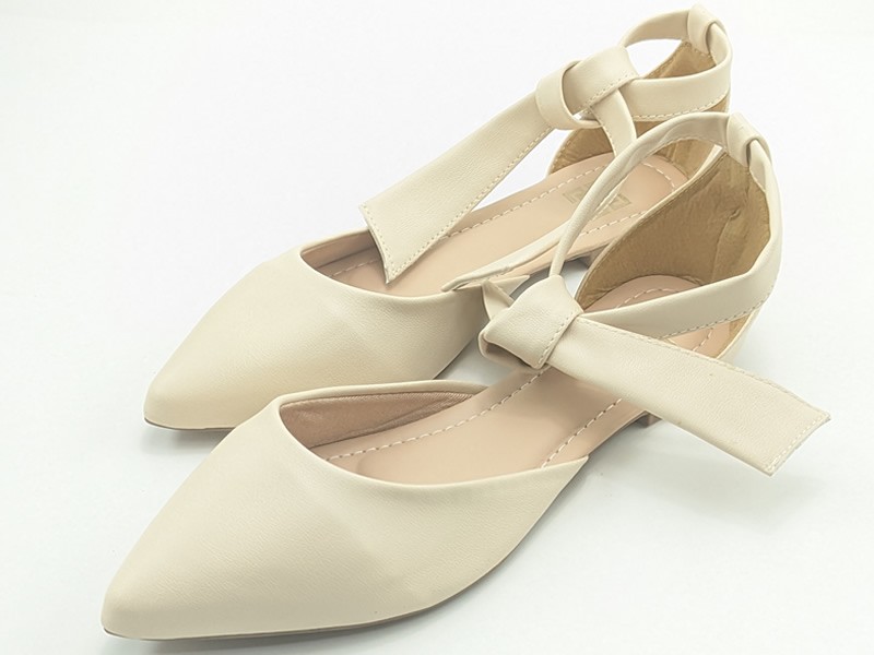 Sapatilhas Salomé Feminina Cs Creme Bico Fino