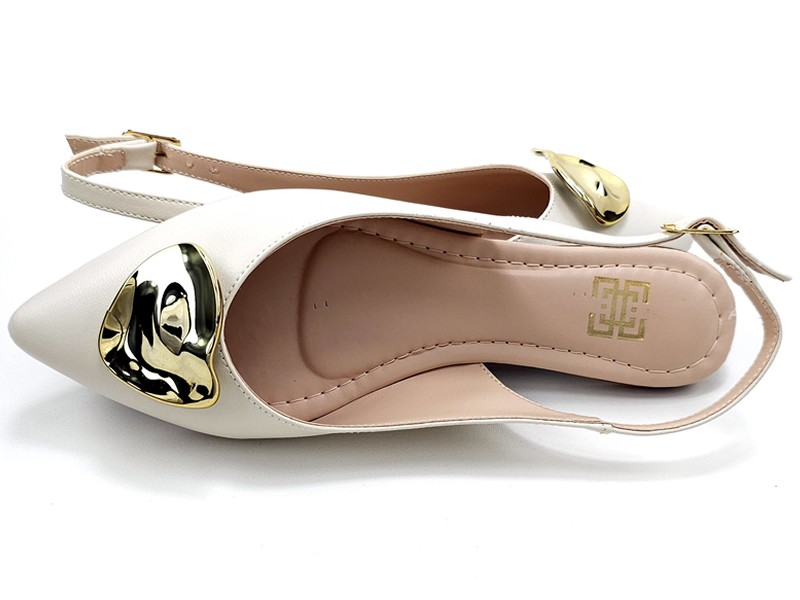 Sapatilhas Slingback Bico fino Cs Off white Abs Folha Ouro