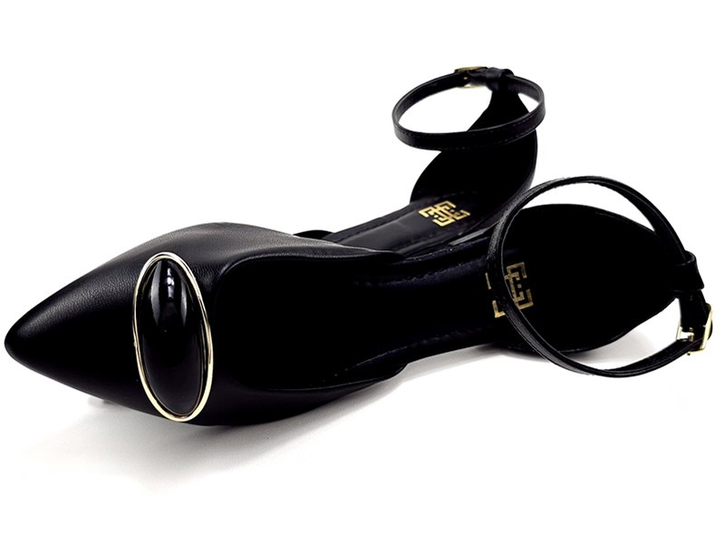 Sapatilhas Salomé Feminina Cs Preta Enfeite Amêndoa